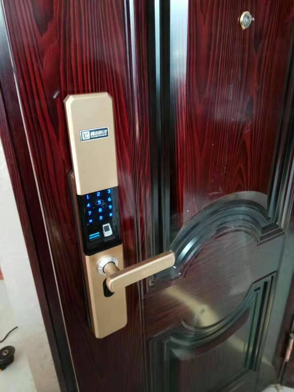 十堰开锁师傅教您换一把与家中防盗门相匹配的智能门锁